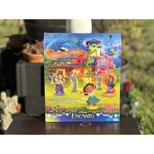 Disney Encanto Madrigal Family Surprises Advent Calendar 27 Pieces 24 Days (NEW)
